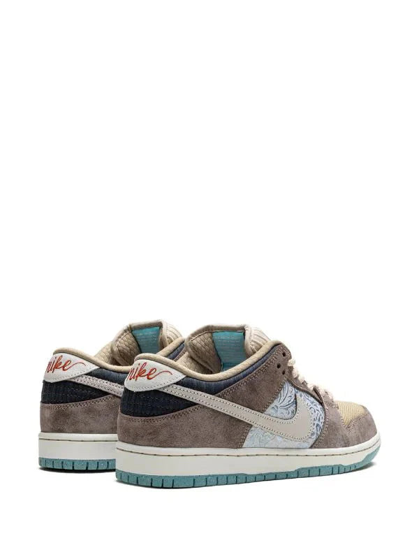 Nike SB Dunk Low "Big Money Savings"