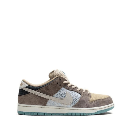 Nike SB Dunk Low "Big Money Savings"