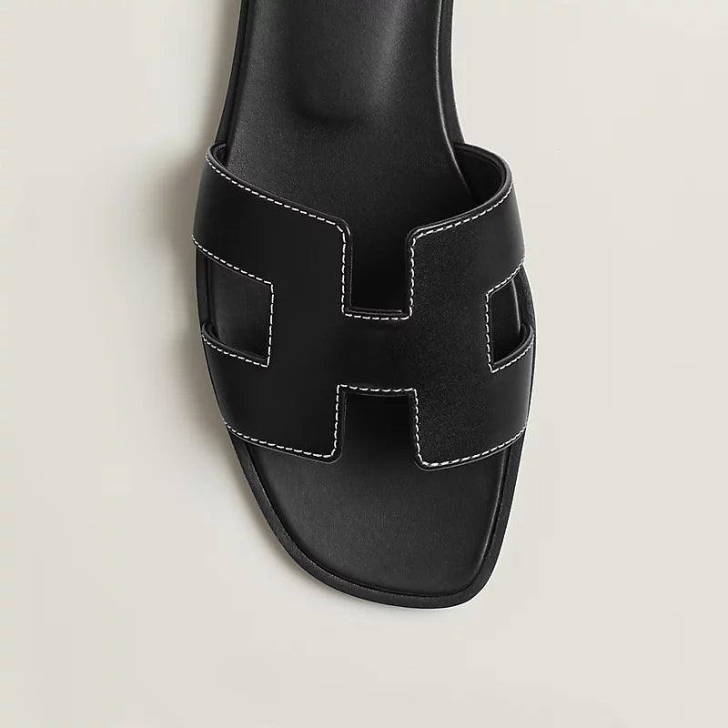 Hermès Oran Sandal in Noir