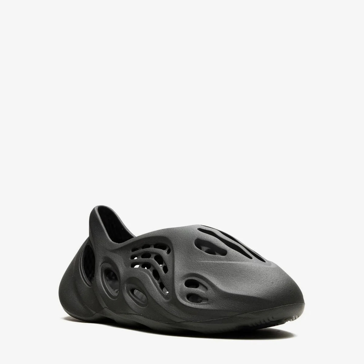 Yeezy Foam RNNR "Carbon"